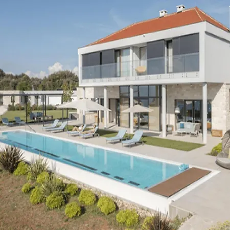 Villa Grandiose Brac Mediteranea 6 Bedrooms Infinity Pool Outdoor Movie Theatre Skrip