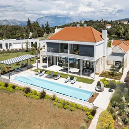 Grandiose Brac Mediteranea 6 Bedrooms Infinity Pool & Outdoor Tv 빌라 *